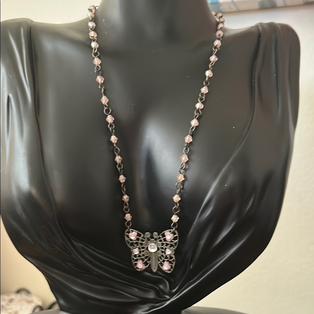 Chic Butterfly Pendant Necklace With Pink And Silver Accents